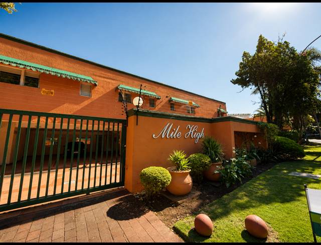 2 BEDROOM APARTMENT FOR SALE IN NORTHCLIFF